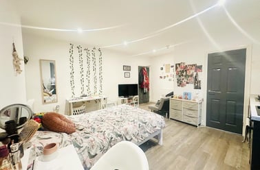 Derby Road, Lenton, Nottingham - Image 2